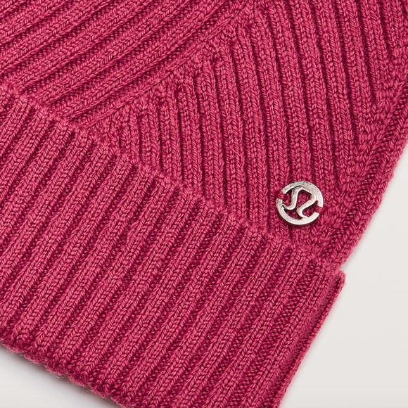 lululemon twist of cozy knit beanie